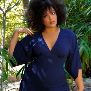 LaFemme en Noir Bauhaus Top in Navy 2x